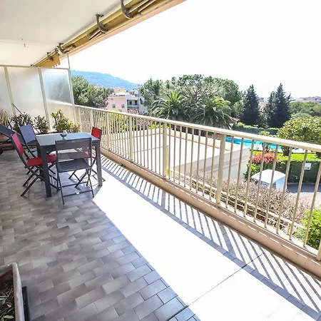 3 Pieces Avec Piscine