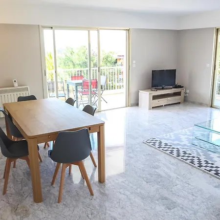 Apartment 3 Pieces Avec Piscine *